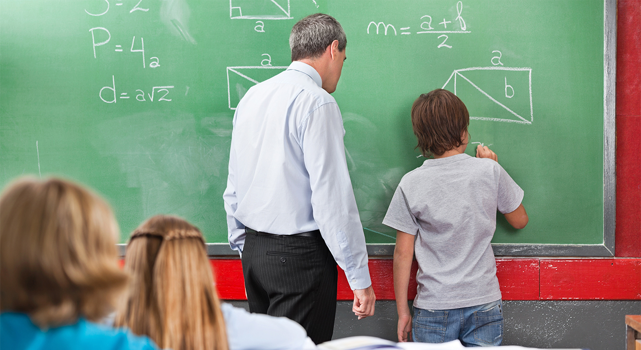 Curso Universitario en Conocimiento de las Matemáticas en Educación